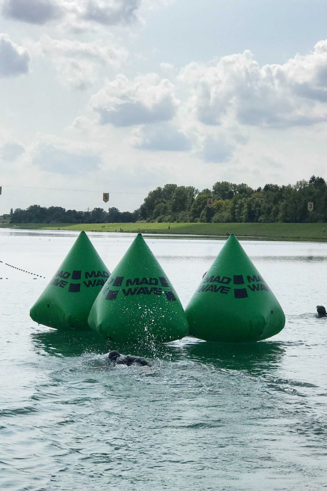 Оборудование для соревнований на ОВ INFLATABLE PYRAMIDE RACE MARK BUOY